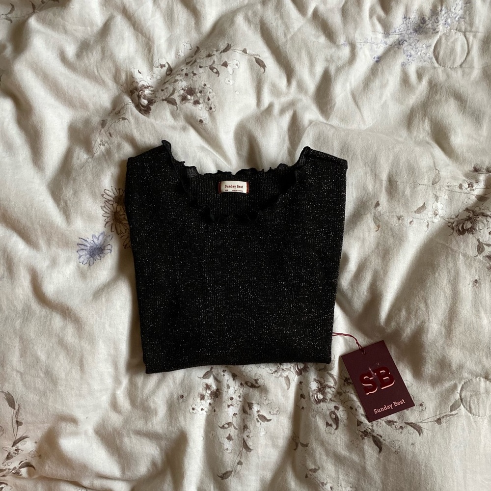 Aritzia crop lettuce sleeve top size XXS